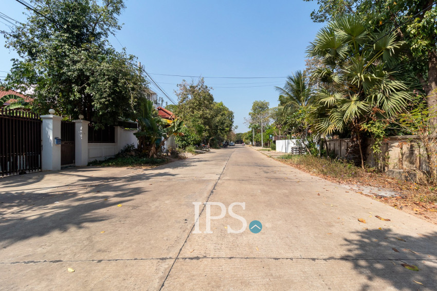 3 Bedroom Compound Wooden House For Rent - Sala Kamreuk, Siem Reap