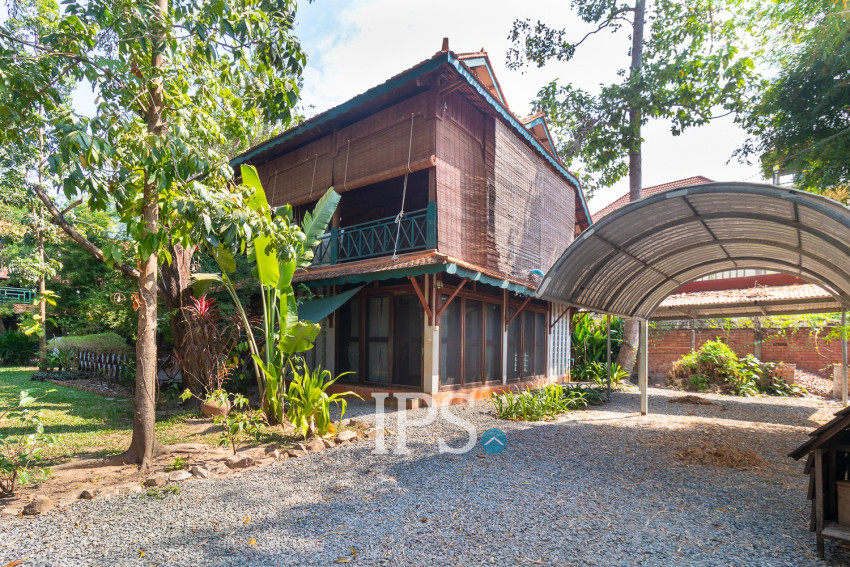 3 Bedroom Compound Wooden House For Rent - Sala Kamreuk, Siem Reap