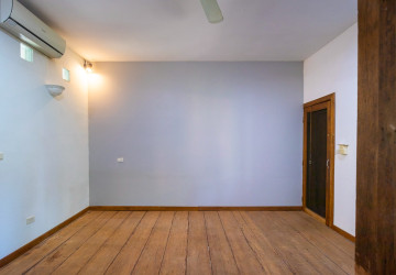 3 Bedroom Compound Wooden House For Rent - Sala Kamreuk, Siem Reap thumbnail