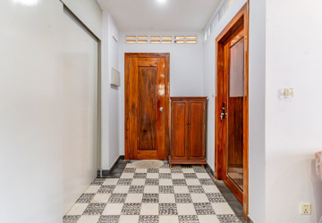 1 Bedroom Serviced Apartment For Rent - Beoung Prolit, Phnom Penh thumbnail