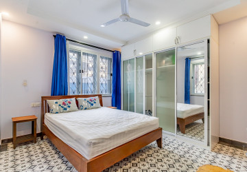 1 Bedroom Serviced Apartment For Rent - Beoung Prolit, Phnom Penh thumbnail