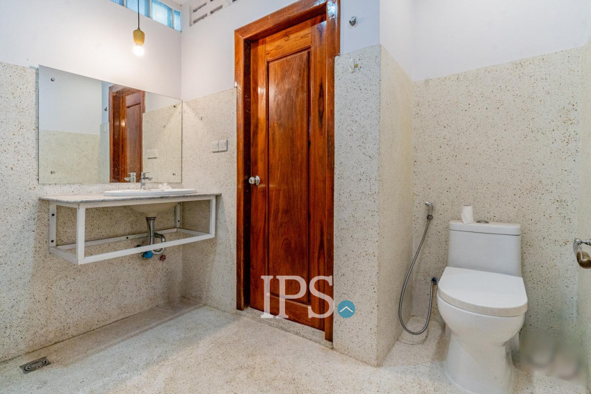 1 Bedroom Serviced Apartment For Rent - Beoung Prolit, Phnom Penh