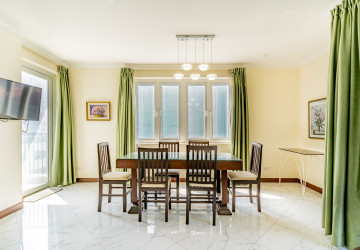 3 Bedroom Serviced Apartment For Rent - Beoung Prolit, Phnom Penh thumbnail