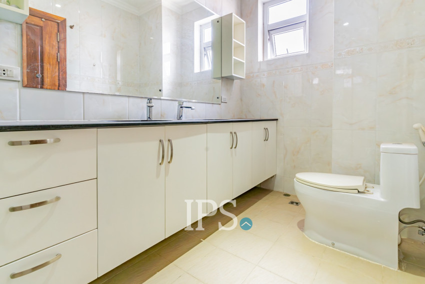 3 Bedroom Serviced Apartment For Rent - Beoung Prolit, Phnom Penh