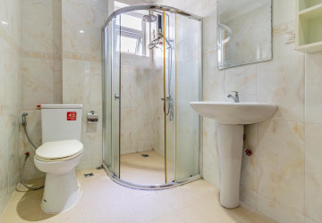 3 Bedroom Serviced Apartment For Rent - Beoung Prolit, Phnom Penh thumbnail