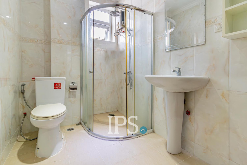 3 Bedroom Serviced Apartment For Rent - Beoung Prolit, Phnom Penh