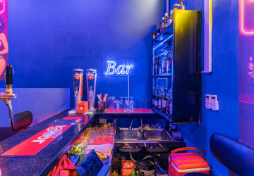 Restaurant and Bar Business For Sale - Phsar Kandal 1, Phnom Penh thumbnail