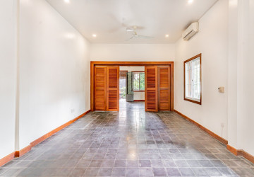 Renovated 1 Bedroom Apartment For Sale - BKK1, Phnom Penh thumbnail