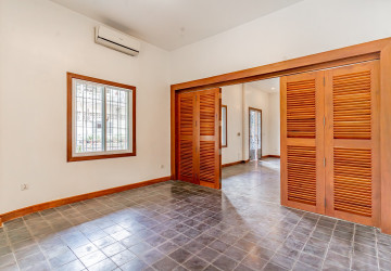 Renovated 1 Bedroom Apartment For Sale - BKK1, Phnom Penh thumbnail