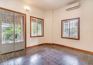Renovated 1 Bedroom Apartment For Sale - BKK1, Phnom Penh thumbnail