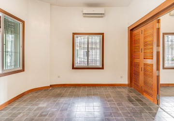 Renovated 1 Bedroom Apartment For Sale - BKK1, Phnom Penh thumbnail