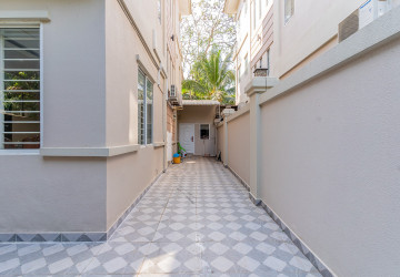 5 Bedroom Twin Villa For Sale - Borey Peng Huoth The Star Platinum, Nirouth, Phnom Penh thumbnail