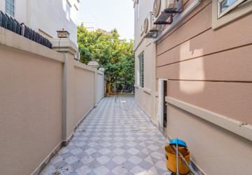 5 Bedroom Twin Villa For Sale - Borey Peng Huoth The Star Platinum, Nirouth, Phnom Penh thumbnail