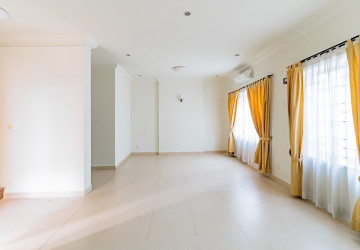 3 Bedroom Villa For Rent - Bassac Garden City, Tonle Bassac, Phnom Penh thumbnail