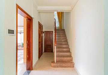 3 Bedroom Villa For Rent - Bassac Garden City, Tonle Bassac, Phnom Penh thumbnail