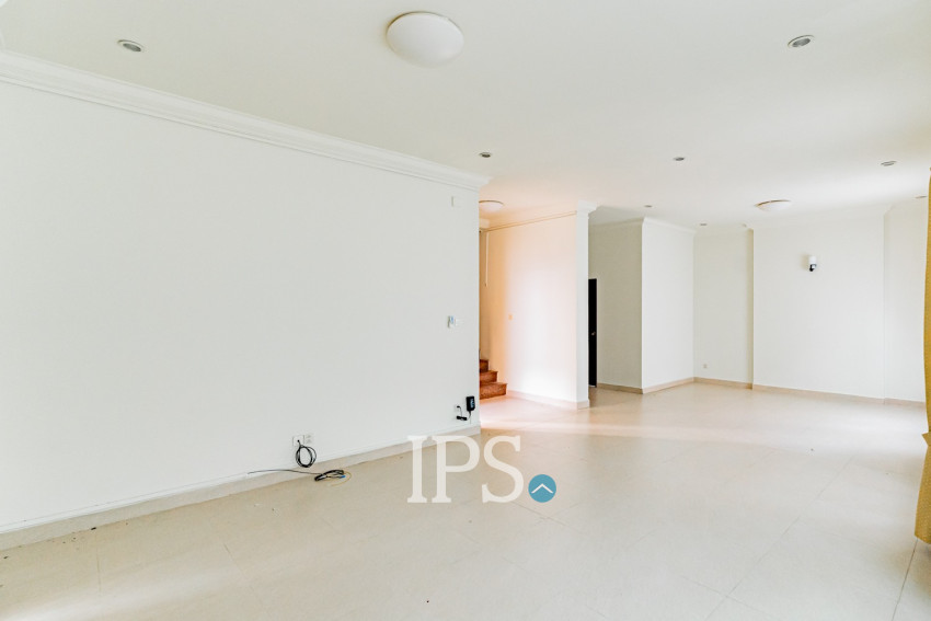 3 Bedroom Villa For Rent - Bassac Garden City, Tonle Bassac, Phnom Penh