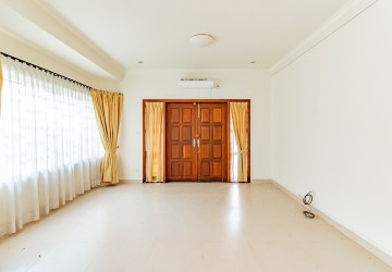 3 Bedroom Villa For Rent - Bassac Garden City, Tonle Bassac, Phnom Penh thumbnail