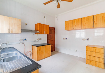 3 Bedroom Villa For Rent - Bassac Garden City, Tonle Bassac, Phnom Penh thumbnail