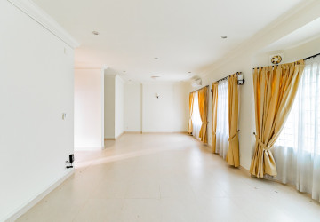 3 Bedroom Villa For Rent - Bassac Garden City, Tonle Bassac, Phnom Penh thumbnail