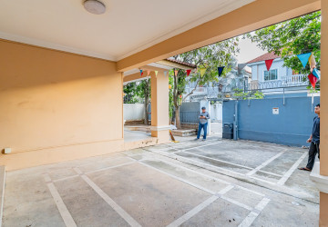 3 Bedroom Villa For Rent - Bassac Garden City, Tonle Bassac, Phnom Penh thumbnail