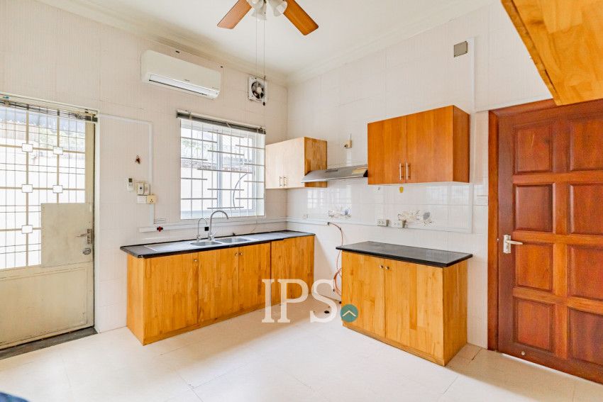 3 Bedroom Villa For Rent - Bassac Garden City, Tonle Bassac, Phnom Penh