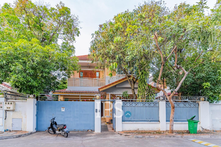 3 Bedroom Villa For Rent - Bassac Garden City, Tonle Bassac, Phnom Penh
