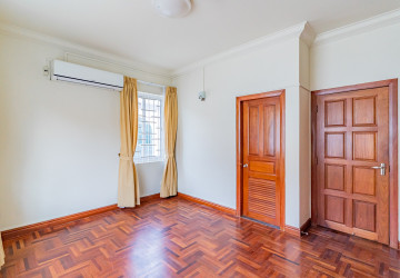 3 Bedroom Villa For Rent - Bassac Garden City, Tonle Bassac, Phnom Penh thumbnail