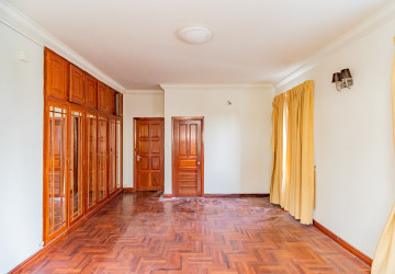 3 Bedroom Villa For Rent - Bassac Garden City, Tonle Bassac, Phnom Penh thumbnail