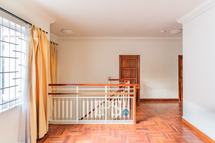 3 Bedroom Villa For Rent - Bassac Garden City, Tonle Bassac, Phnom Penh