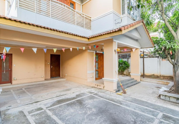 3 Bedroom Villa For Rent - Bassac Garden City, Tonle Bassac, Phnom Penh thumbnail
