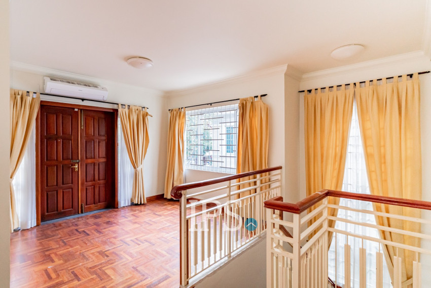 3 Bedroom Villa For Rent - Bassac Garden City, Tonle Bassac, Phnom Penh