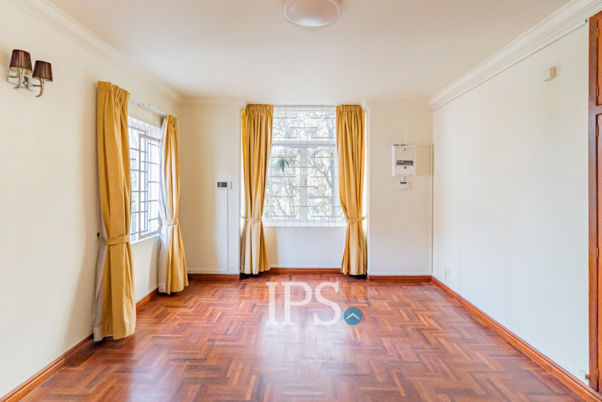 3 Bedroom Villa For Rent - Bassac Garden City, Tonle Bassac, Phnom Penh