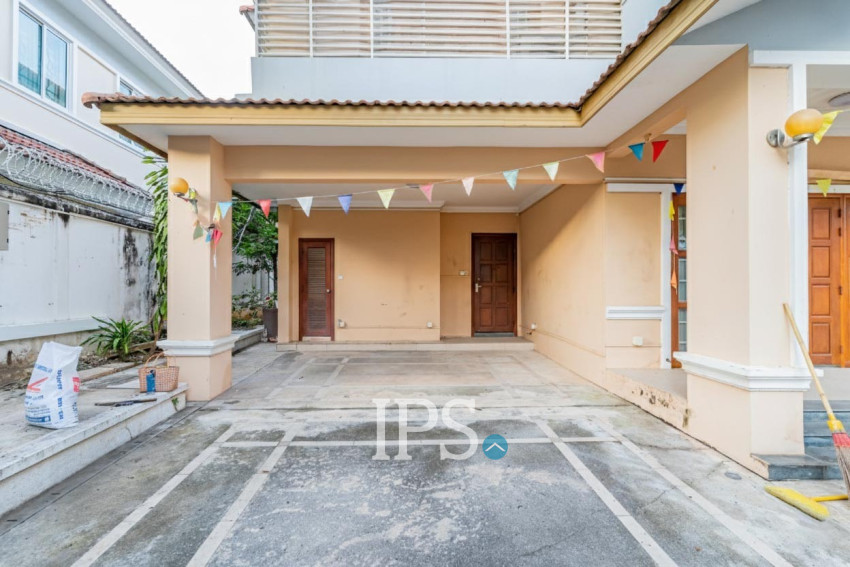 3 Bedroom Villa For Rent - Bassac Garden City, Tonle Bassac, Phnom Penh