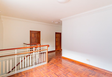 3 Bedroom Villa For Rent - Bassac Garden City, Tonle Bassac, Phnom Penh thumbnail