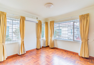 3 Bedroom Villa For Rent - Bassac Garden City, Tonle Bassac, Phnom Penh thumbnail