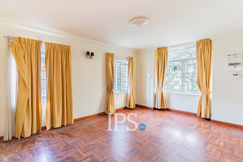 3 Bedroom Villa For Rent - Bassac Garden City, Tonle Bassac, Phnom Penh