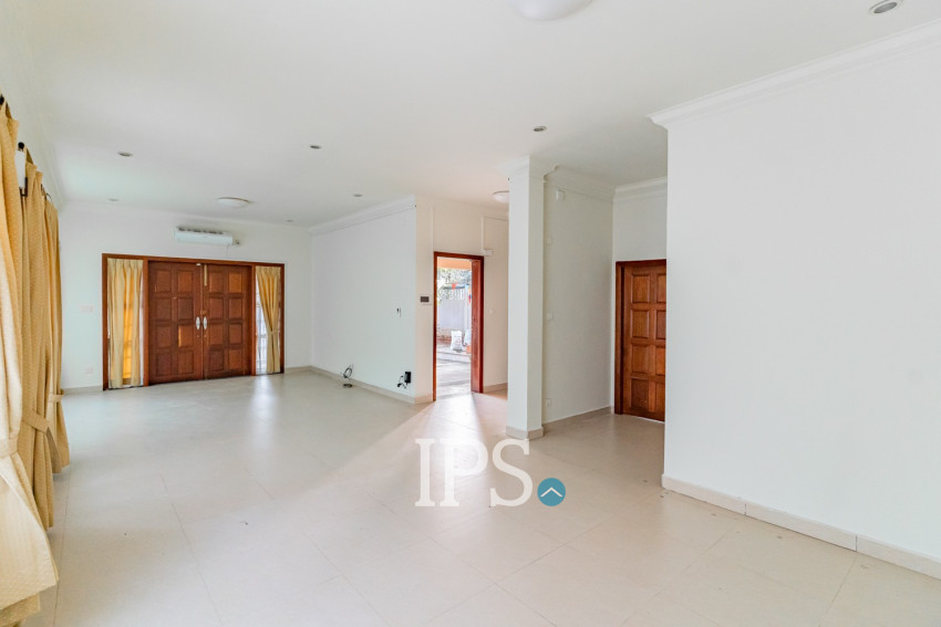 3 Bedroom Villa For Rent - Bassac Garden City, Tonle Bassac, Phnom Penh
