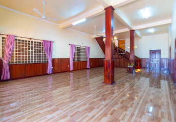 8 Bedroom House For Rent - Svay Dangkum, Siem Reap thumbnail