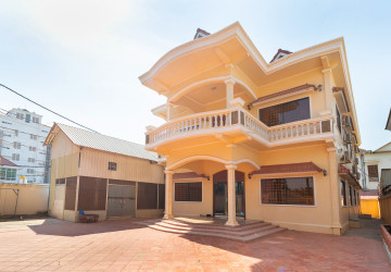 8 Bedroom House For Rent - Svay Dangkum, Siem Reap thumbnail