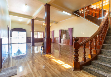 8 Bedroom House For Rent - Svay Dangkum, Siem Reap thumbnail