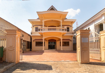 8 Bedroom House For Rent - Svay Dangkum, Siem Reap thumbnail