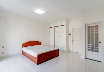 4 Bedroom Linked Villa For Rent - Borey Peng Huoth, Russey Keo, Phnom Penh thumbnail