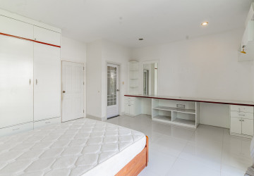 4 Bedroom Linked Villa For Rent - Borey Peng Huoth, Russey Keo, Phnom Penh thumbnail