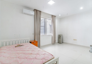 4 Bedroom Linked Villa For Rent - Borey Peng Huoth, Russey Keo, Phnom Penh thumbnail