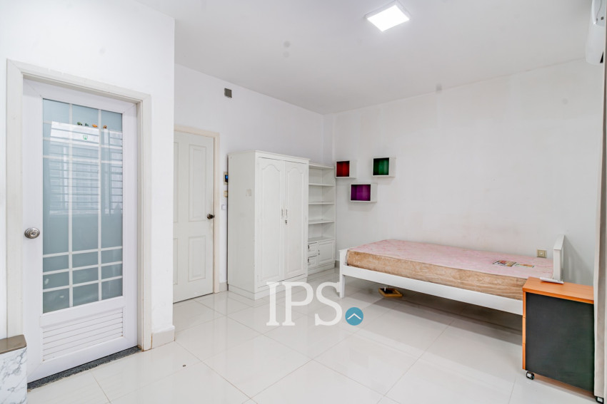 4 Bedroom Linked Villa For Rent - Borey Peng Huoth, Russey Keo, Phnom Penh
