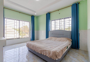3 Bedroom Flat For Rent - Svay Dangkum, Siem Reap thumbnail
