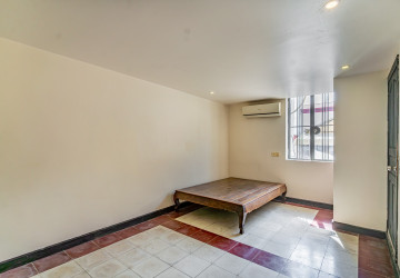 Renovated Duplex 2 Bedroom Apartment For Rent - Srah Chork, Phnom Penh thumbnail
