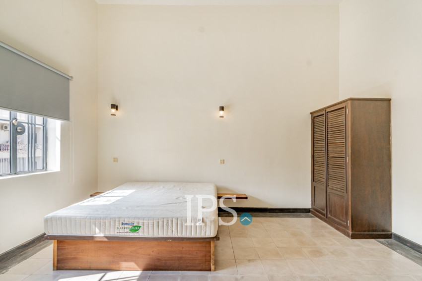 Renovated Duplex 2 Bedroom Apartment For Rent - Srah Chork, Phnom Penh