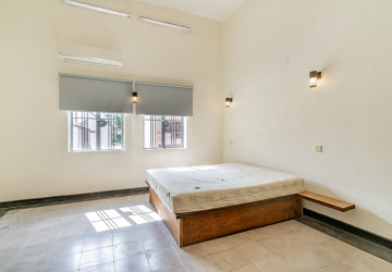 Renovated Duplex 2 Bedroom Apartment For Rent - Srah Chork, Phnom Penh thumbnail