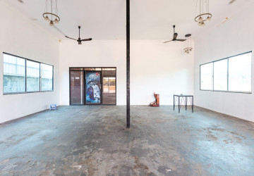 180 Sqm Retail Space For Rent - Sala Kamreuk, Siem Reap thumbnail